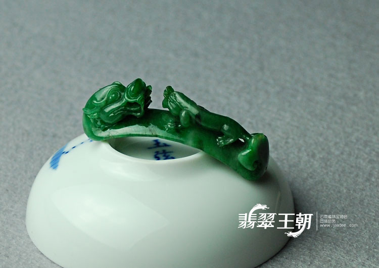 https://jdimg.jaadee.net//images/201104/goods_img/5213_P_1302822690054.jpg