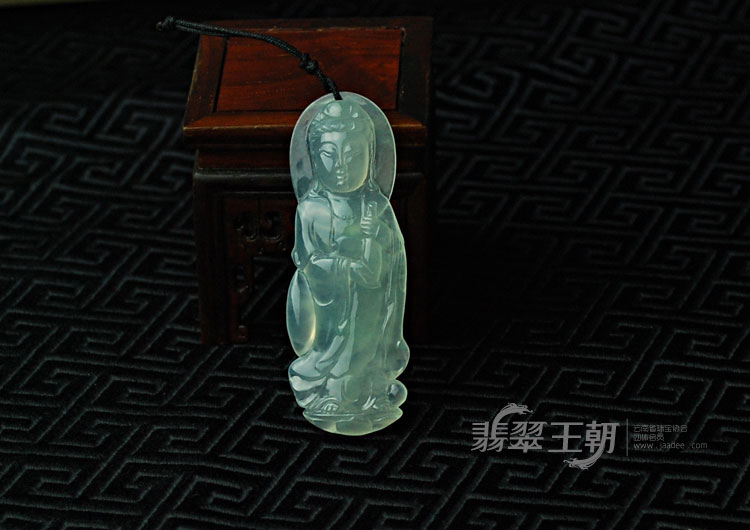 冰玻种缅甸翡翠观音挂件