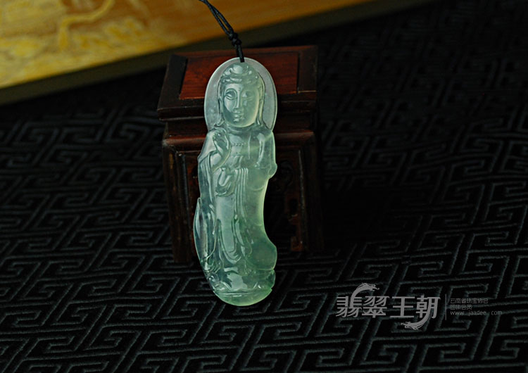 冰玻种飘花缅甸翡翠观音挂件