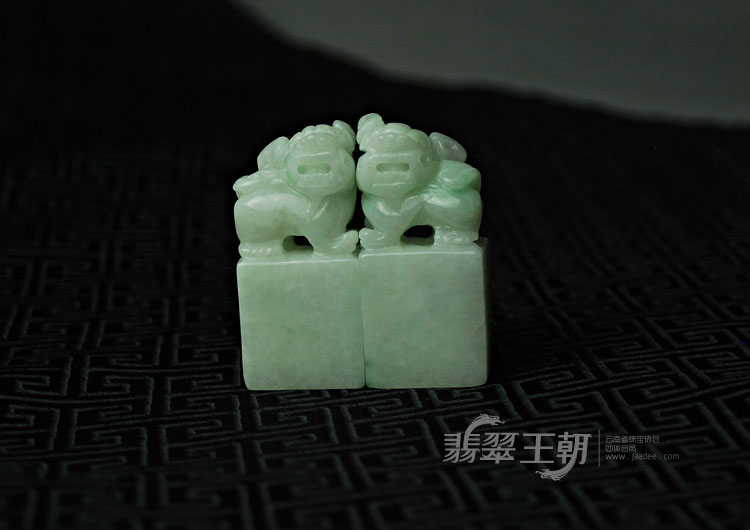 糯冰种白青缅甸翡翠貔貅印章（一对）