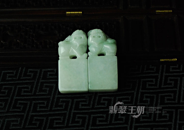 https://jdimg.jaadee.net//images/201104/goods_img/5242_P_1303072464905.jpg