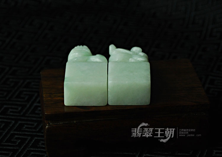 https://jdimg.jaadee.net//images/201104/goods_img/5242_P_1303072465597.jpg