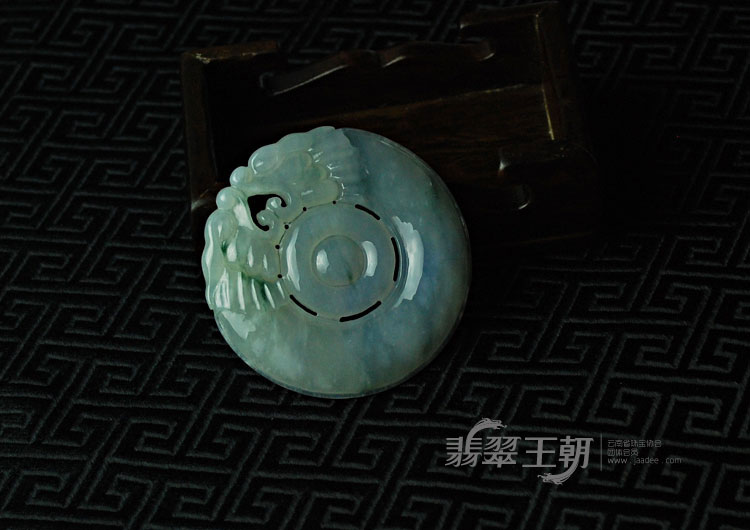 糯冰种紫罗兰飘花缅甸翡翠双龙戏珠挂件