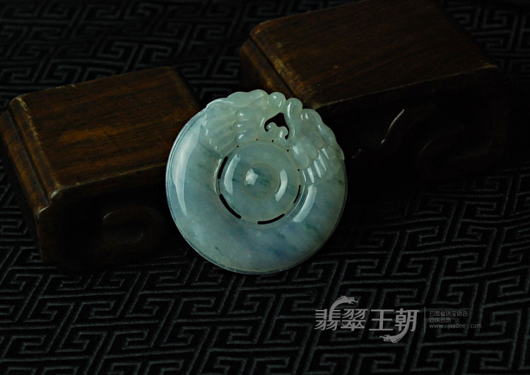 糯冰种紫罗兰飘花缅甸翡翠双龙戏珠挂件