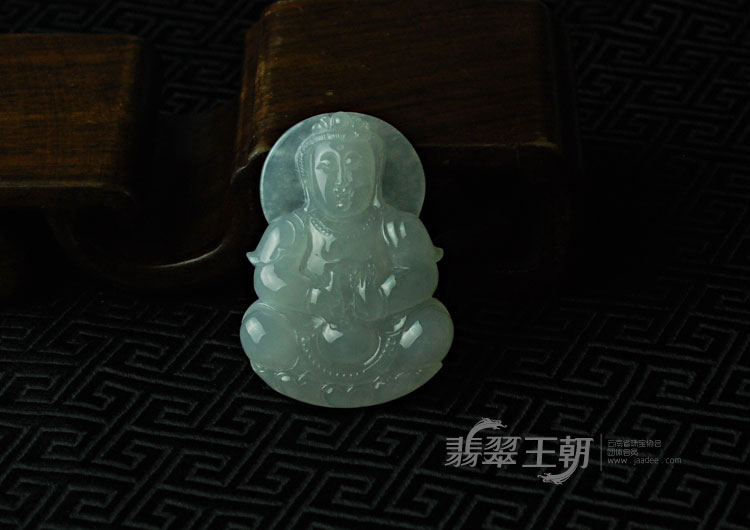 糯冰种白色缅甸翡翠观音挂件