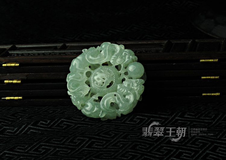 糯冰种晴水缅甸翡翠五福献瑞挂件