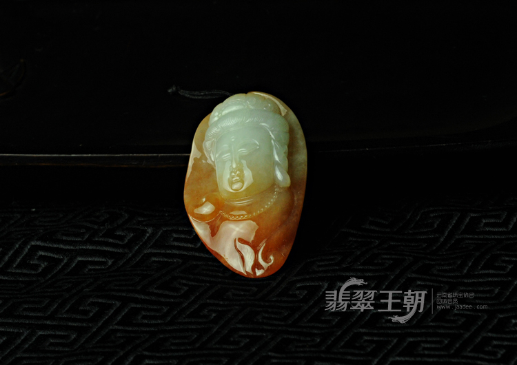 糯冰种红翡缅甸翡翠观音头挂件