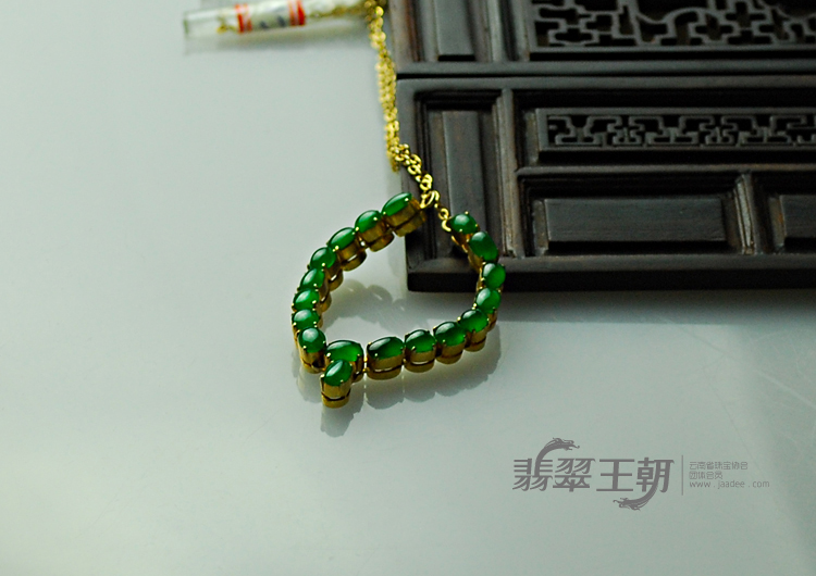 冰种正阳绿满绿缅甸翡翠项链蛋面（一条）