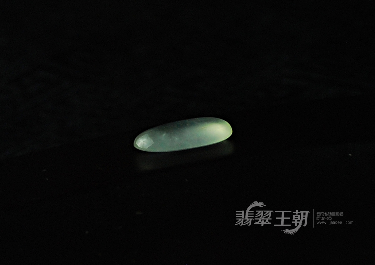 玻璃种缅甸翡翠戒面