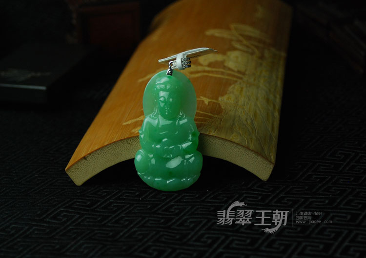 糯冰种翠色满绿缅甸翡翠观音挂件