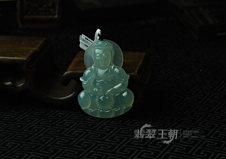 冰种淡晴水缅甸翡翠观音挂件