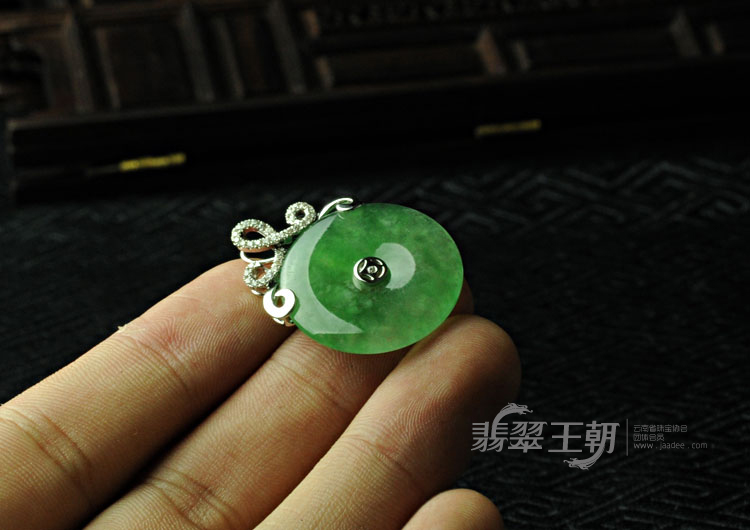 https://jdimg.jaadee.net//images/201104/goods_img/5388_P_1303515173393.jpg