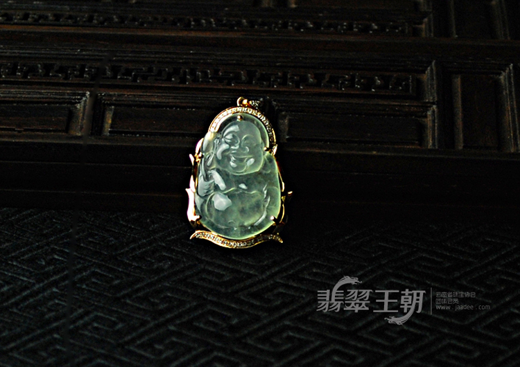 冰玻种包玫瑰金缅甸翡翠玉佛挂件
