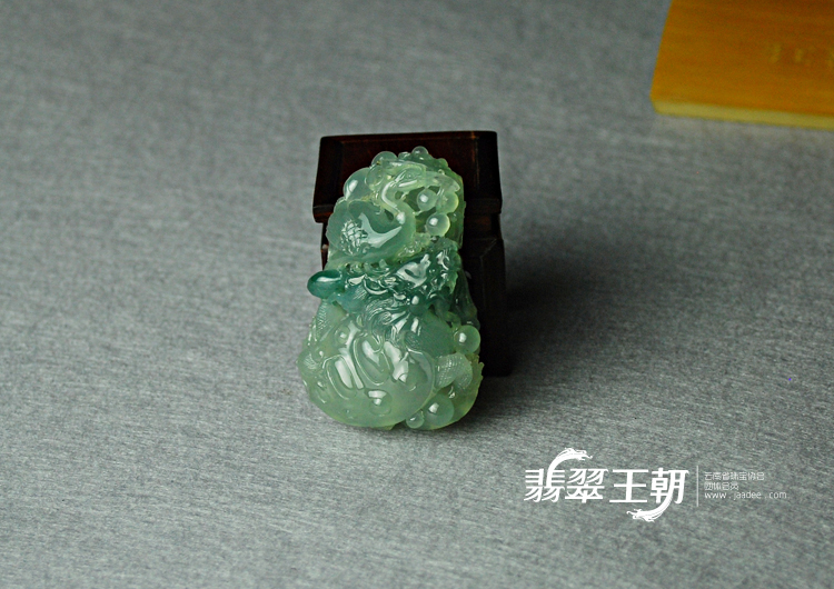 冰种晴水缅甸翡翠龟鹤齐龄挂件