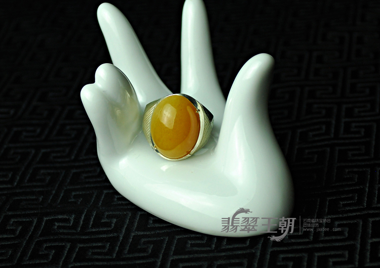 糯冰种黄翡缅甸翡翠戒面（可做胸坠）