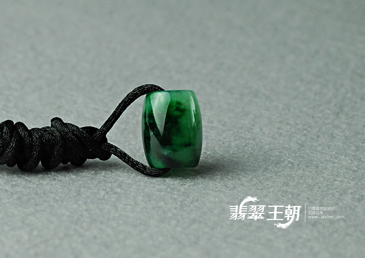 糯冰种飘花缅甸翡翠路路通挂件