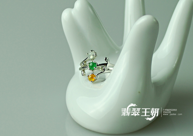 冰种三彩925银镀白金缅甸翡翠戒指