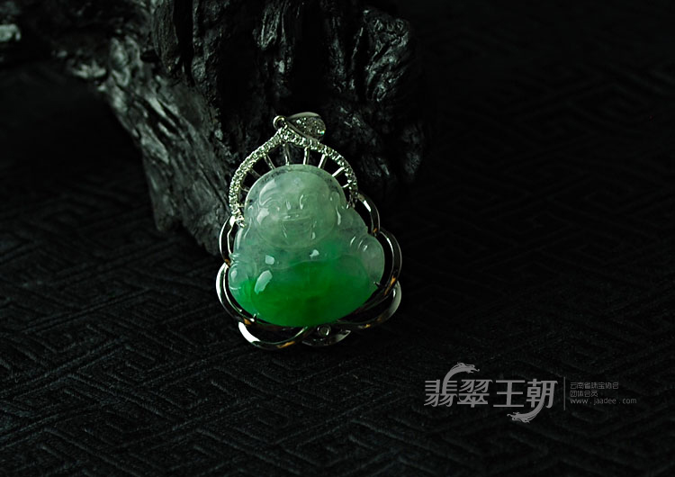 糯冰种阳绿缅甸翡翠包白金玉佛挂件