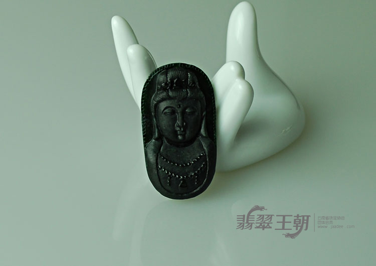 糯冰种墨翠缅甸翡翠观音头挂件