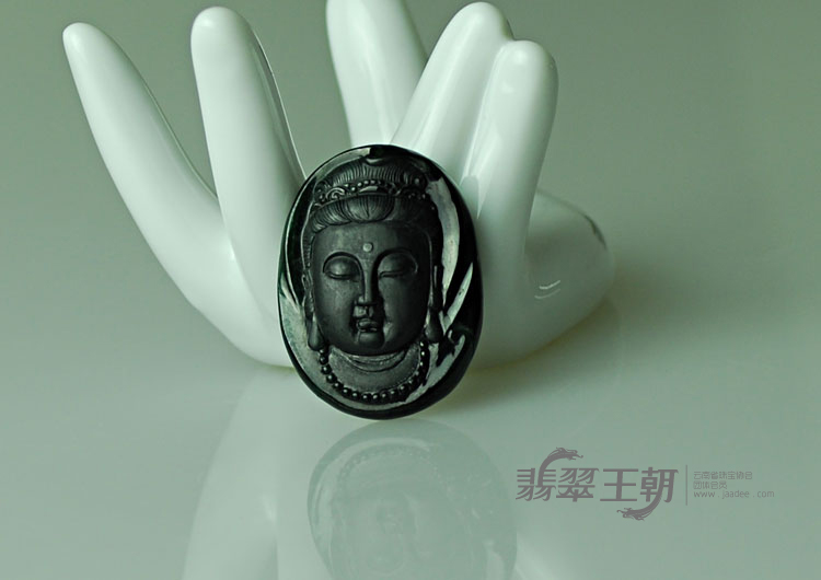 冰玻种墨翠缅甸翡翠观音头挂件