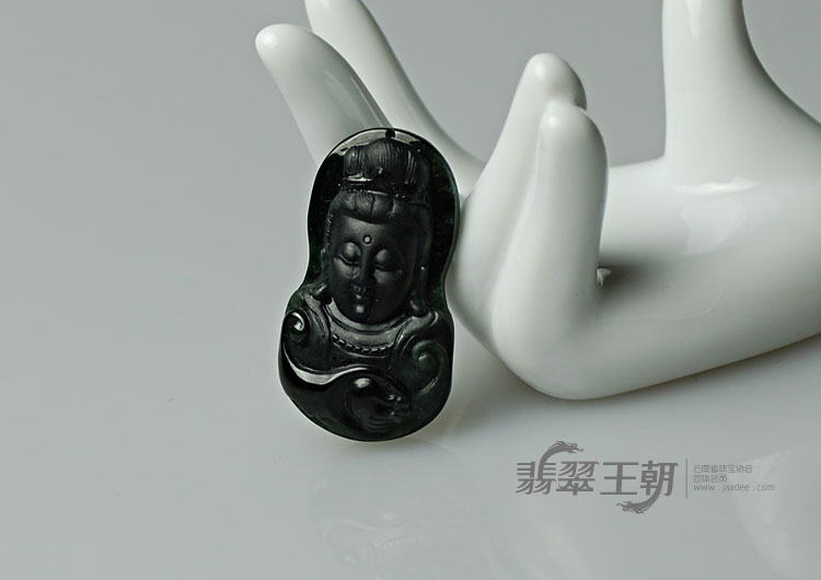 糯冰种墨翠缅甸翡翠观音头挂件