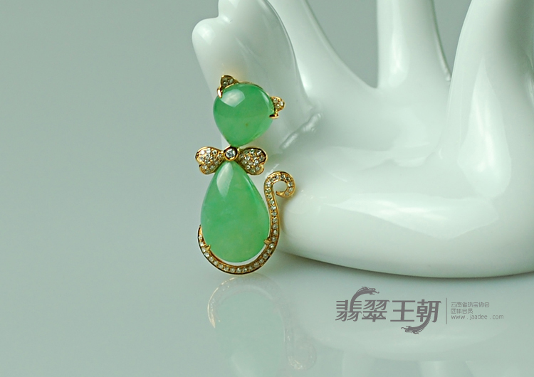 糯冰种绿晴缅甸翡翠包玫瑰金招财猫胸坠（真钻）