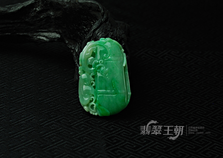 糯冰种翠色缅甸翡翠节节高升挂件