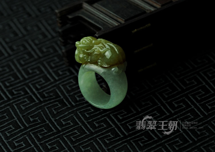 糯冰种黄翡缅甸翡翠招财貔貅戒指