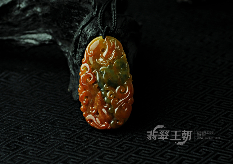 糯冰种红翡飘花缅甸翡翠游龙戏凤挂件