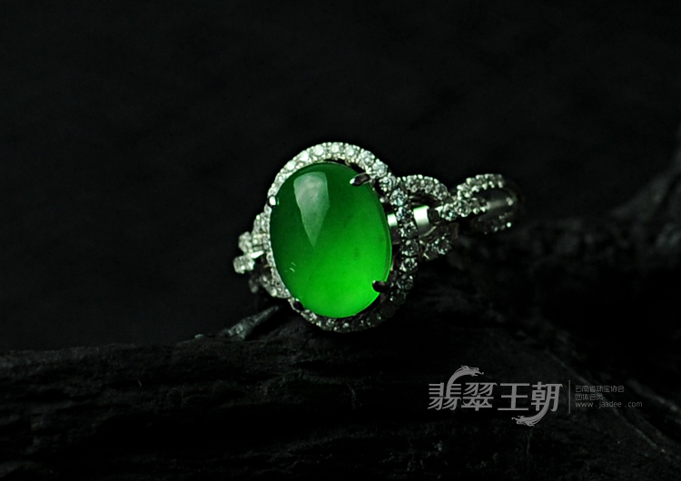 【翠滴雍容】玻璃种正阳绿满绿缅甸翡翠包白金戒指