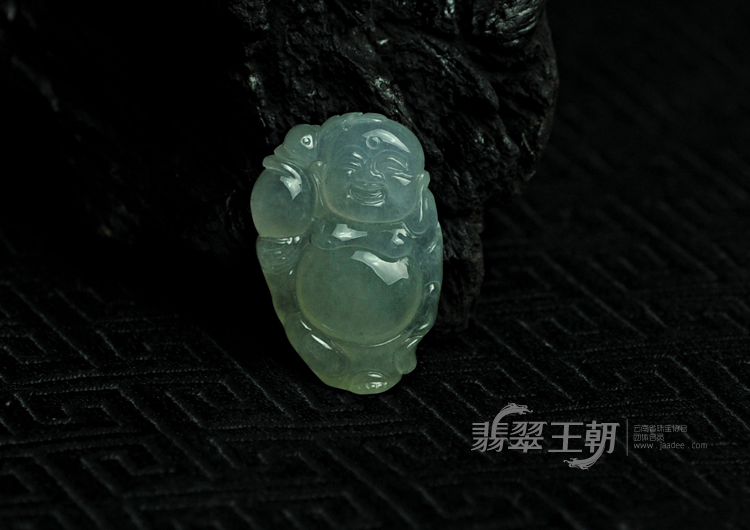 冰种淡晴水缅甸翡翠逍遥佛挂件