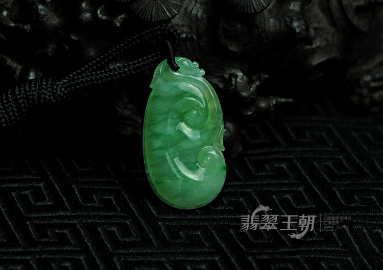 冰种飘翠缅甸翡翠如意挂件