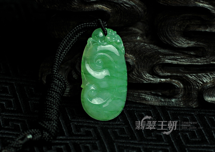 冰种飘翠缅甸翡翠如意挂件