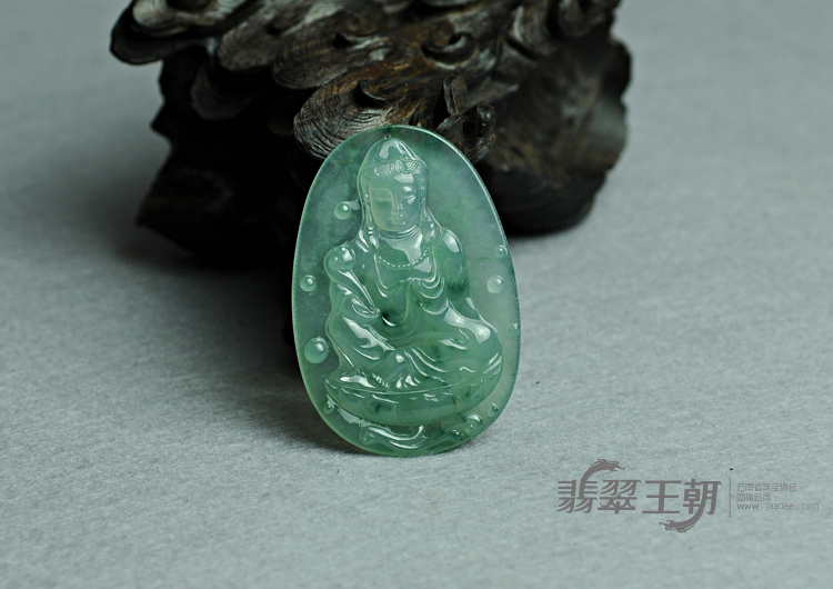 冰玻种飘花缅甸翡翠观音挂件