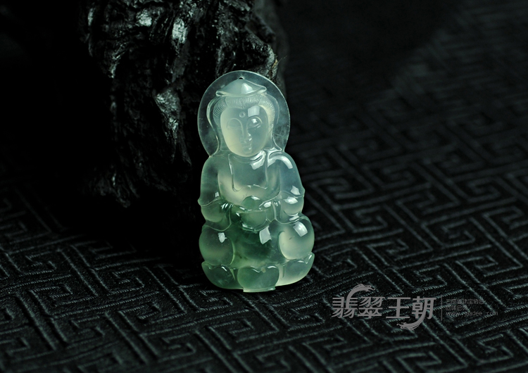 冰玻种飘花缅甸翡翠观音挂件