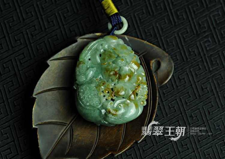 糯冰种蓝水黄翡缅甸翡翠富贵花开手玩件
