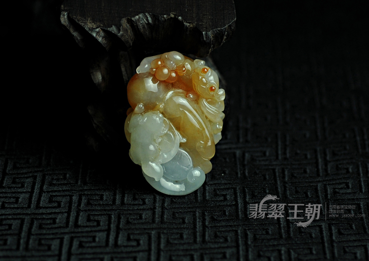 糯冰种黄翡缅甸翡翠福寿如意挂件