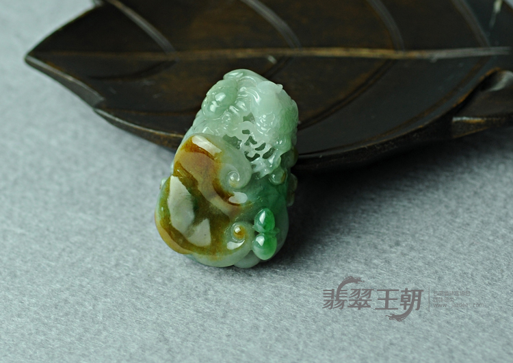 糯冰种黄加绿缅甸翡翠富贵喜如意挂件