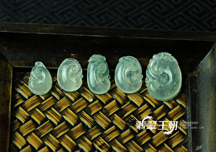 冰玻种飘花缅甸翡翠如意挂件（一批走）