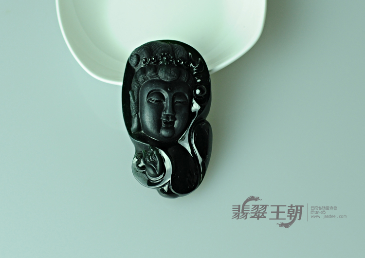 冰玻种墨翠缅甸翡翠观音头挂件