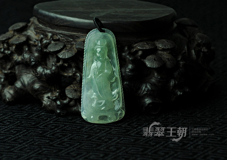 冰玻种晴水缅甸翡翠观音挂件