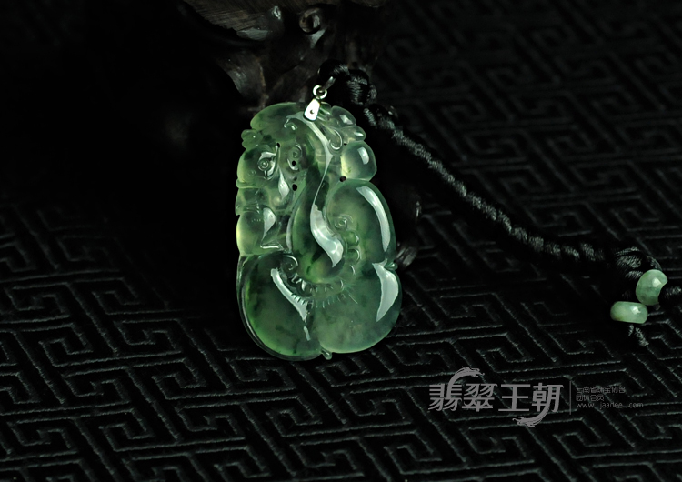 冰玻种飘花缅甸翡翠如意寿挂件