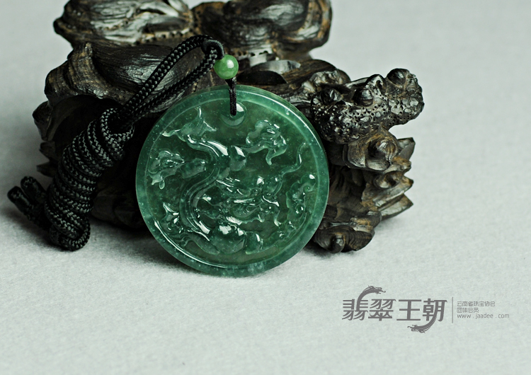 冰种油青缅甸翡翠龙凤牌挂件