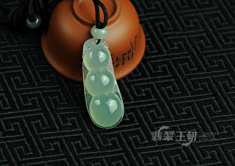 冰种晴水缅甸翡翠四季豆挂件（单价）