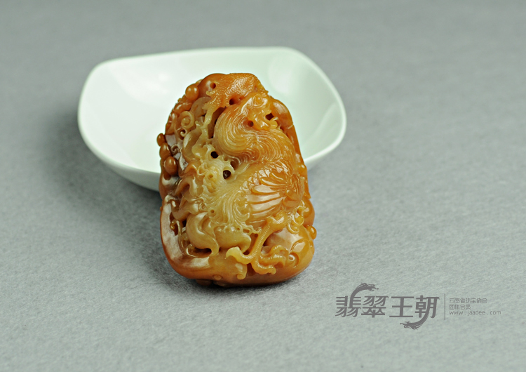 细糯种红黄翡缅甸翡翠冠上加官手玩件