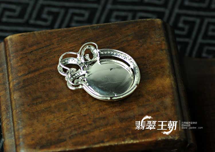 https://jdimg.jaadee.net//images/201105/goods_img/5999_P_1306813239602.jpg