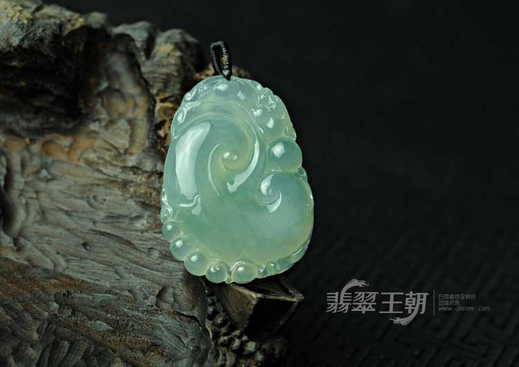 冰种晴水缅甸翡翠如意挂件