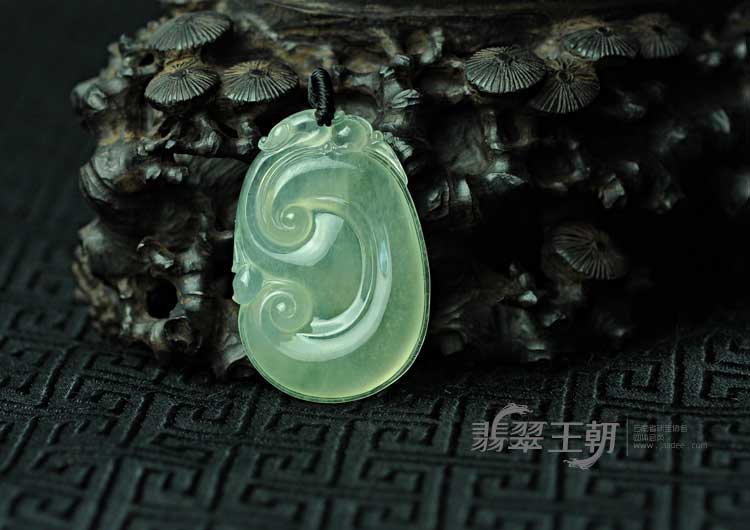 冰玻种飘花缅甸翡翠如意挂件