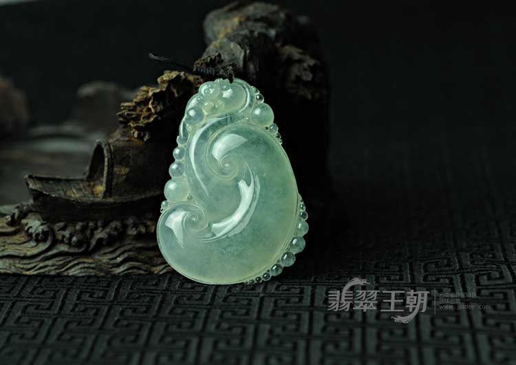 冰种晴水缅甸翡翠如意挂件