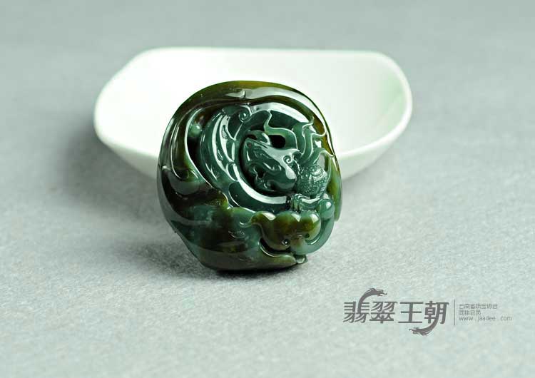 (超值推荐)细糯种蓝晴带黄缅甸翡翠龙凤挂件